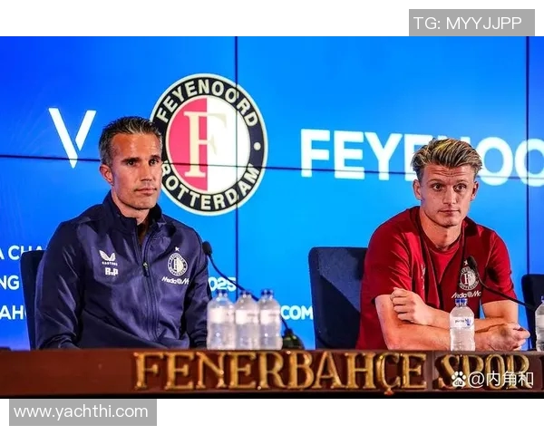 纯情足球明星盘点那些在场外也充满温暖与真诚的球员们 纯情足球明星盘点那些在场外也充满温暖与真诚的球员们