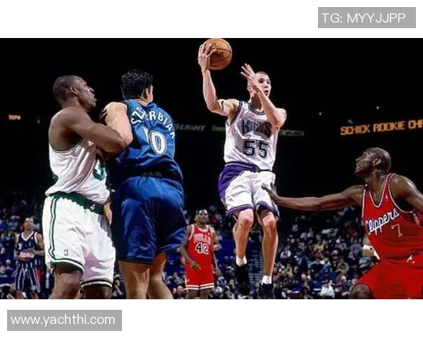 篮球明星阿尔泰的传奇之路与辉煌成就揭秘