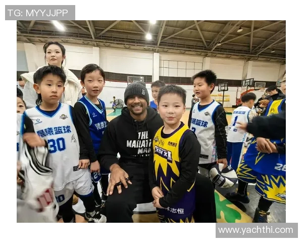 明星演员与篮球球星的亲密关系揭秘引发粉丝热议与追捧